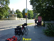 Pause am Ortseingang Berlin