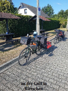 an der Tankstelle in Rietschen