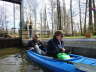 Mandy beim zahlen in der ersten Schleuse